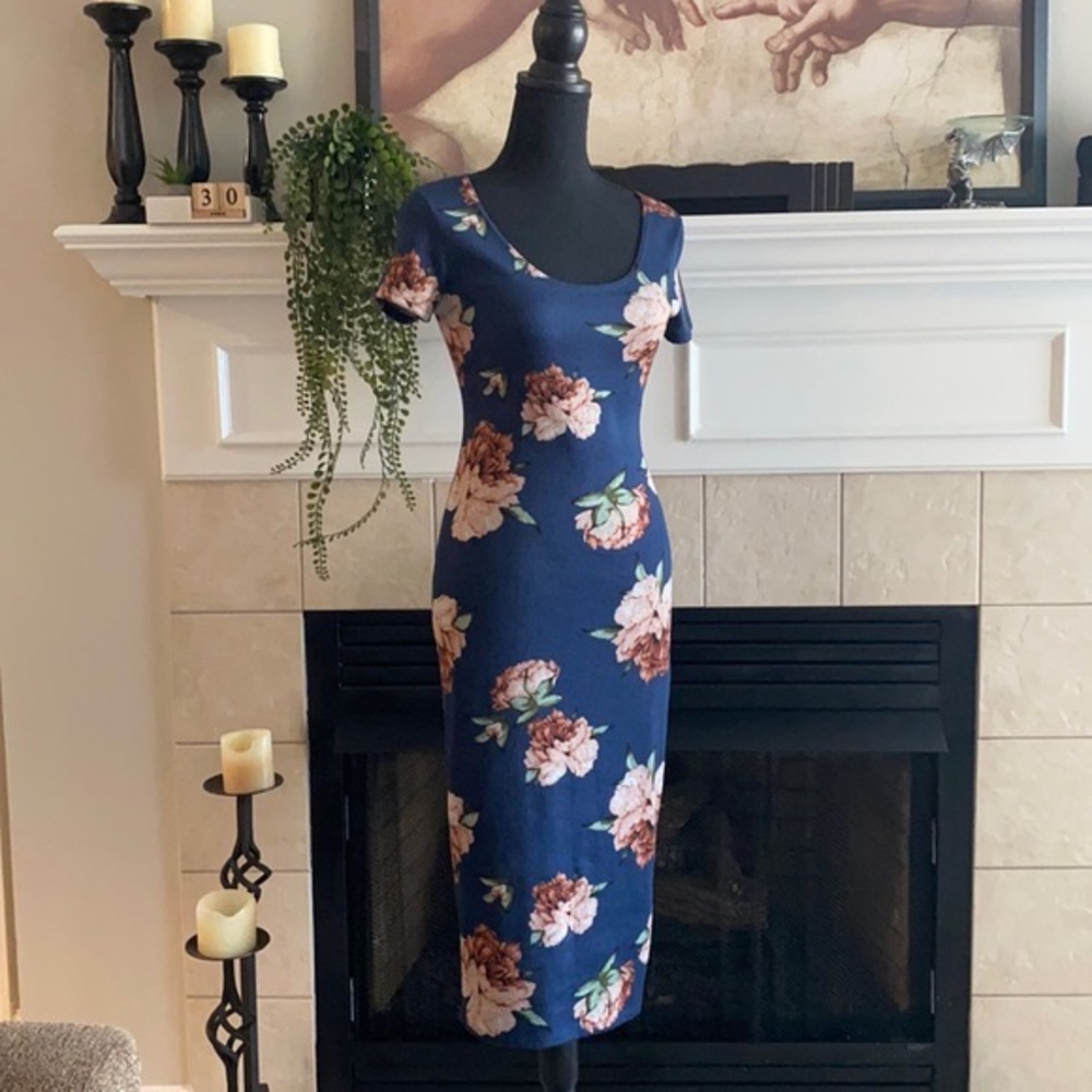 ☀️3/$15  Vibe Sportware Floral Dress